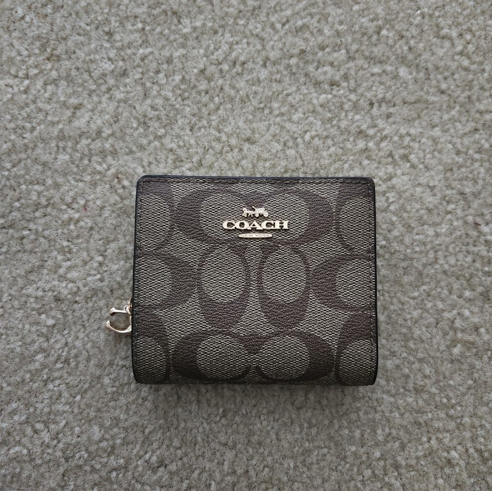 Coach Snap Wallet in Signature Canvas, Large Print Monogram